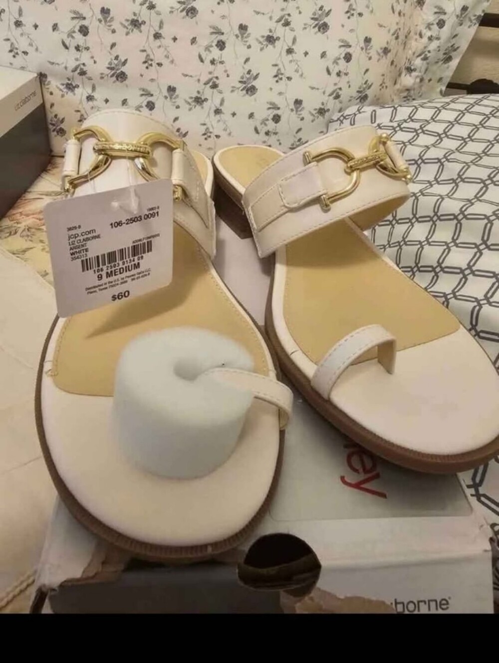 New womans size 9M Liz Claiborne white sandals